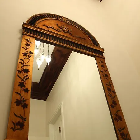 Pera Ayvalik Guest House فندق *