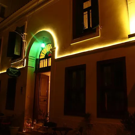 Pera Ayvalik Guest House Hotel