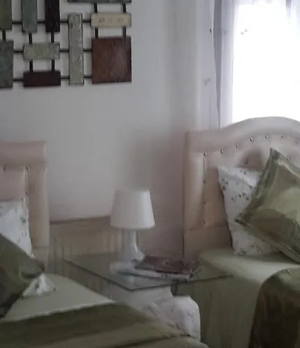 Pera Ayvalik Guest House Hotel *