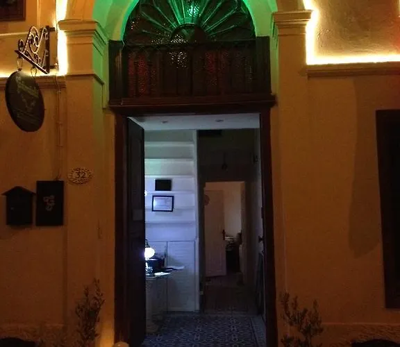 Pera Ayvalik Guest House *